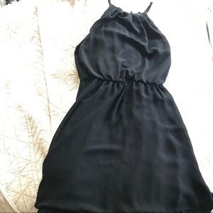 Adorable black minidress!